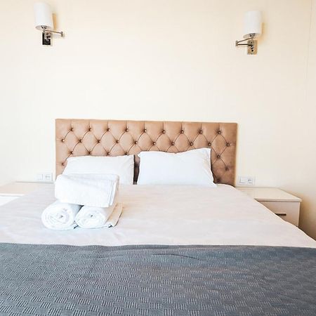 Gg Aparthotel Batoemi Buitenkant foto
