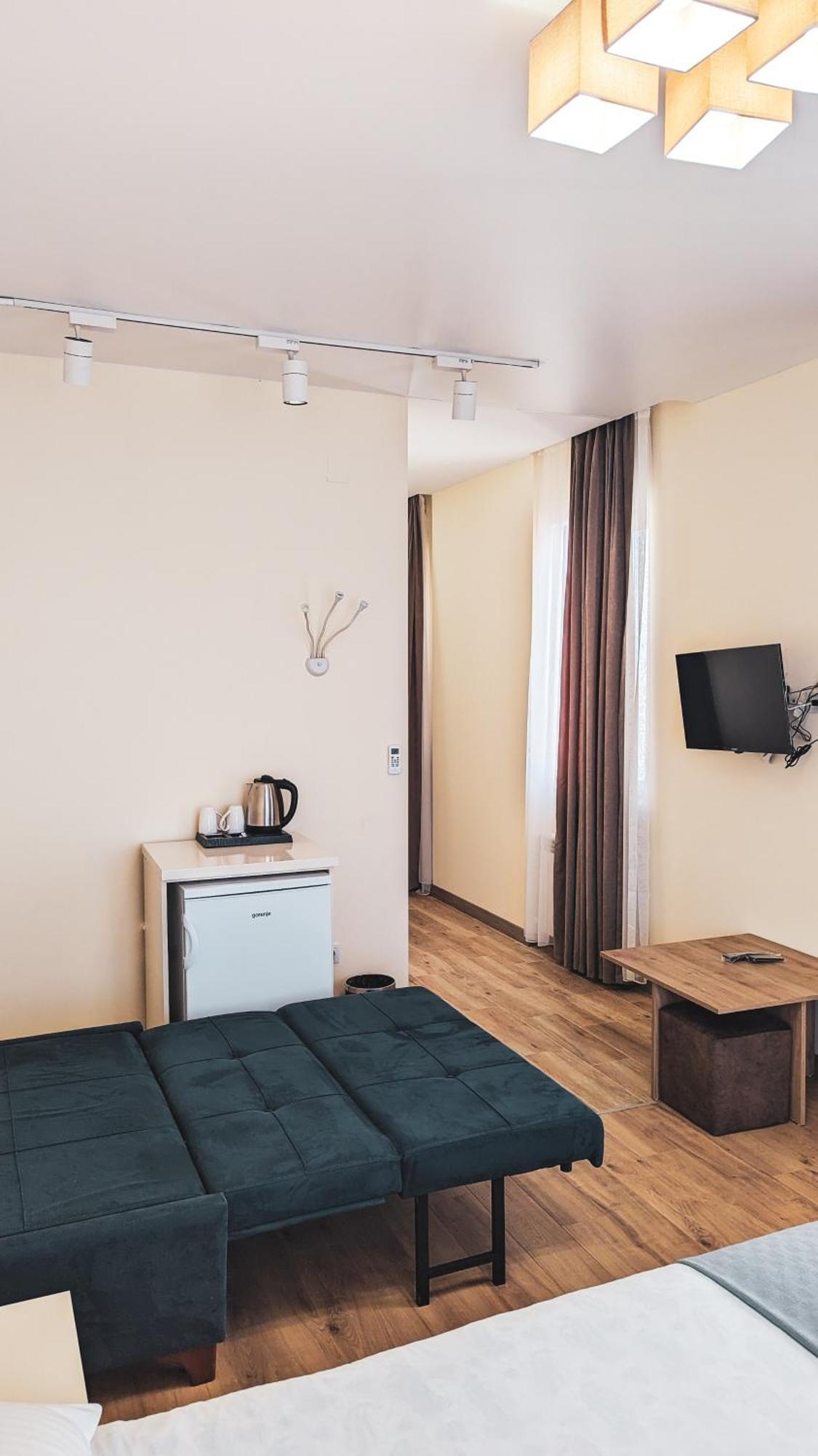 Gg Aparthotel Batoemi Buitenkant foto