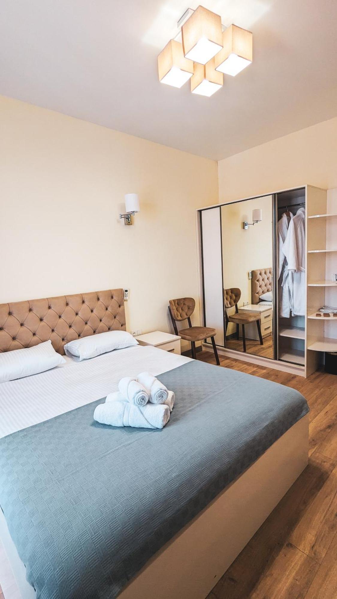 Gg Aparthotel Batoemi Buitenkant foto
