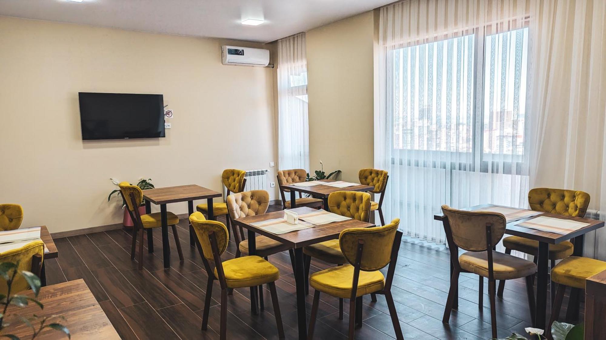 Gg Aparthotel Batoemi Buitenkant foto