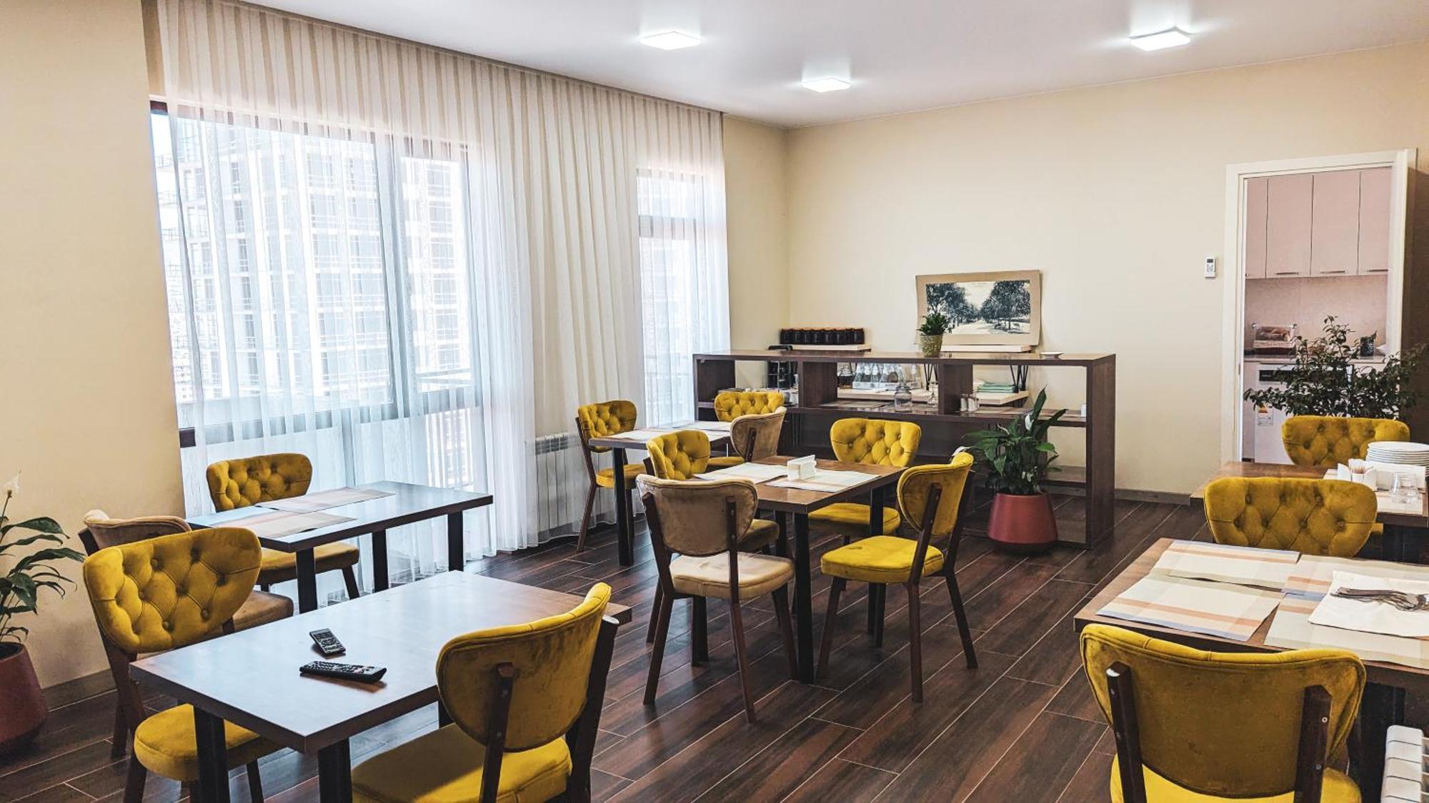 Gg Aparthotel Batoemi Buitenkant foto